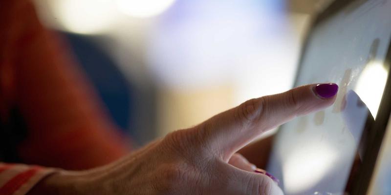 电竞网吧破局新思路：与剧本杀、电竞培训、硬件厂商的异业合作模式与收益分成方案